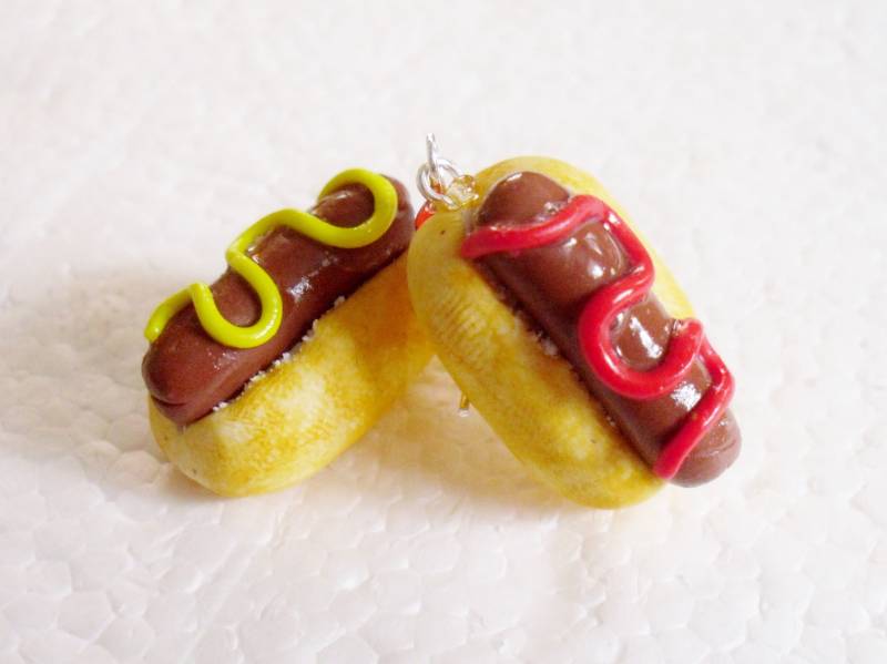 Hotdog Ohrringe. Polymerklay von GiraffesKiss