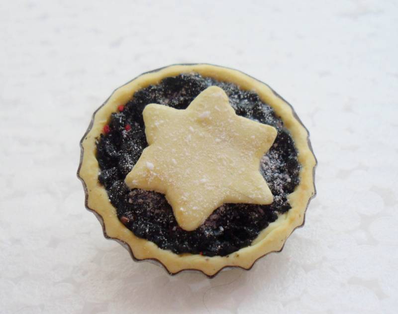 Mince Pie Brosche. Fimo von GiraffesKiss