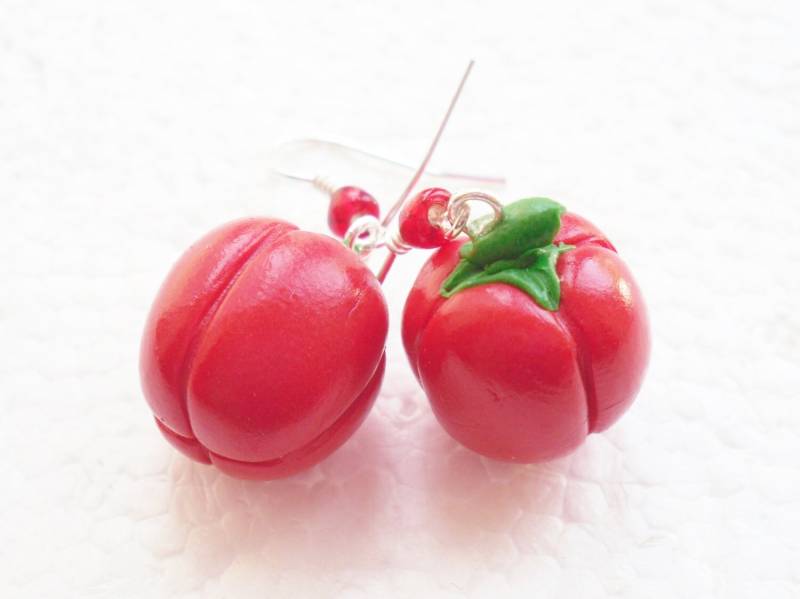 Rote Paprika-Ohrringe. Polymer Clay von GiraffesKiss