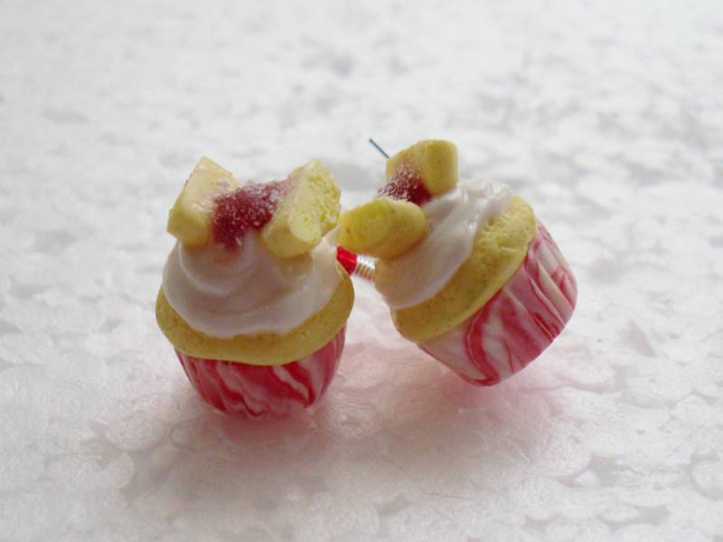 Schmetterling Kuchen Ohrringe. Fimo von GiraffesKiss