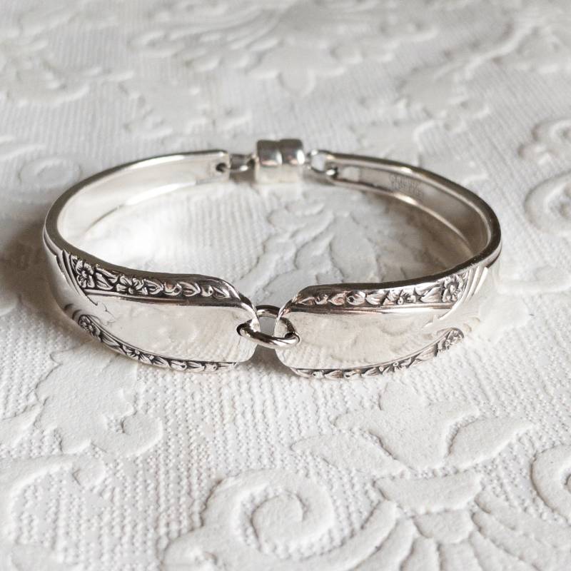 Florales Symmetrie Handle Armband von GirlRanAway