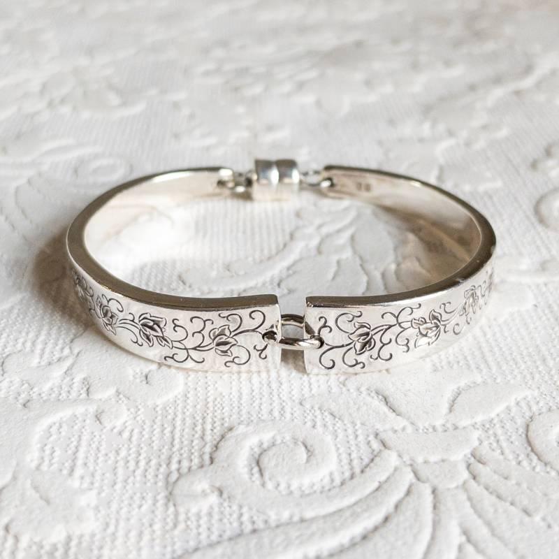 Silberne Spitze Griff Armband von GirlRanAway