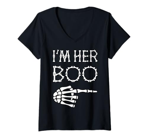 Damen I'm Her Boo I'm His Ghoul Funny Halloween Matching Couples T-Shirt mit V-Ausschnitt Damen I'm Her Boo I'm His Ghoul Funny Halloween Matching Couples T-Shirt mit V-Ausschnitt von Girlfriend Boyfriend Halloween Costumes Women Men