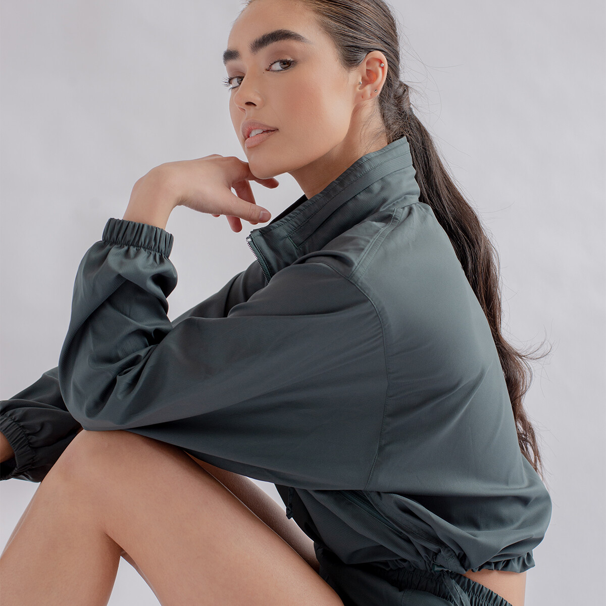 Girlfriend Collective Hummingbird Half Zip Windbreaker, Farbe: Moss, Größe: L, Damen von Girlfriend Collective