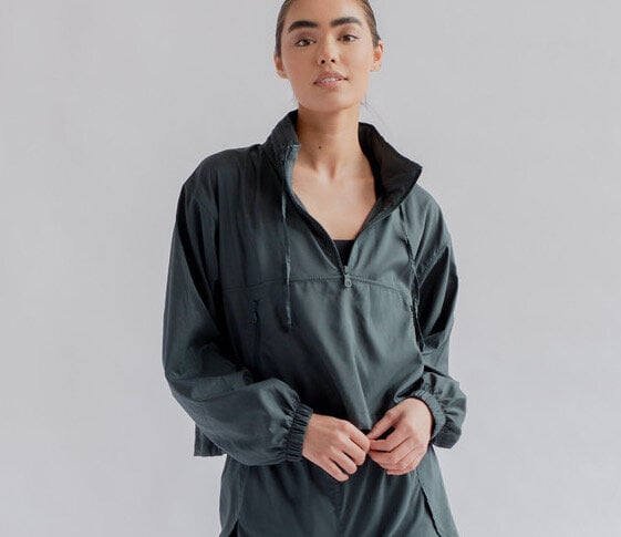 Girlfriend Collective Jacke - Hummingbird Half-Zip Windbreaker - aus recyceltem Polyester von Girlfriend Collective