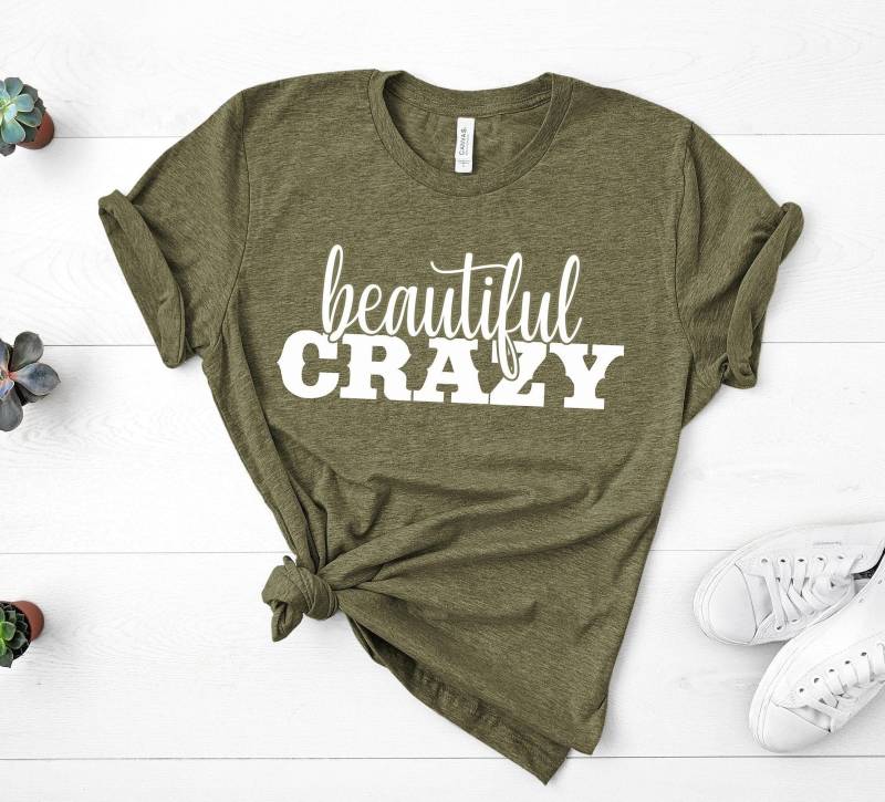 Schönes Verrücktes Shirt, Country Musik Shirt Konzert T-Shirt Girl Mädchen Festival Damen Shirts von GirliesGalore