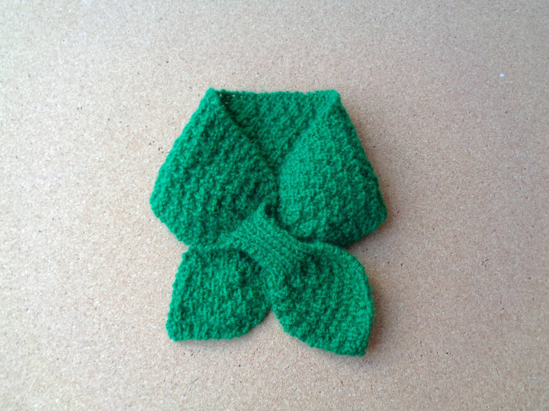 Kinder Halswärmer, Kelly Green, Jungen Oder Mädchen, Handgestrickt, Ascot Schal, Kleiner Bogen Kleinkind Kapuzenschal von GirlpowerKnits