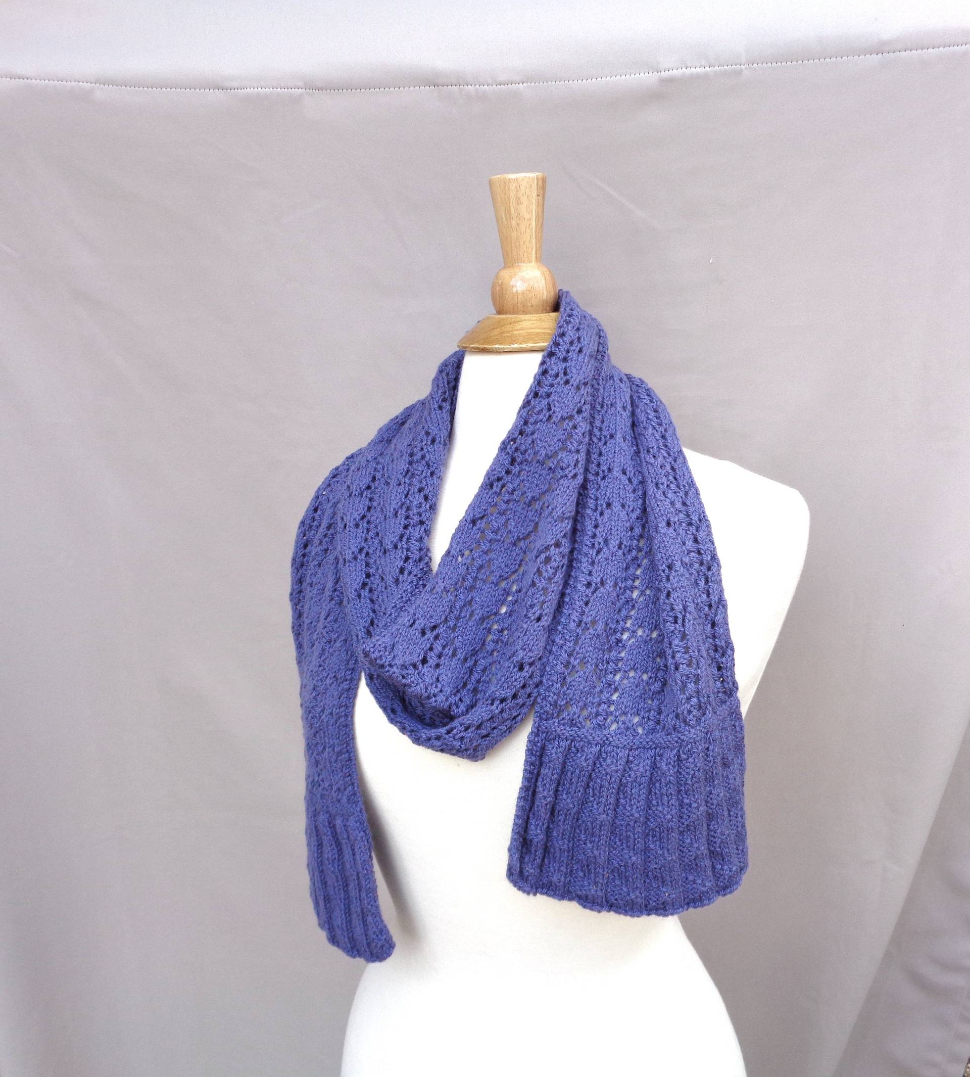 Lace Schal Mit Rüsche, Amethyst Lila, Handgestrickt, Alpaka Angora Wolle, Langer Wickelschal, Luxus Naturfaser, Frauen von GirlpowerKnits