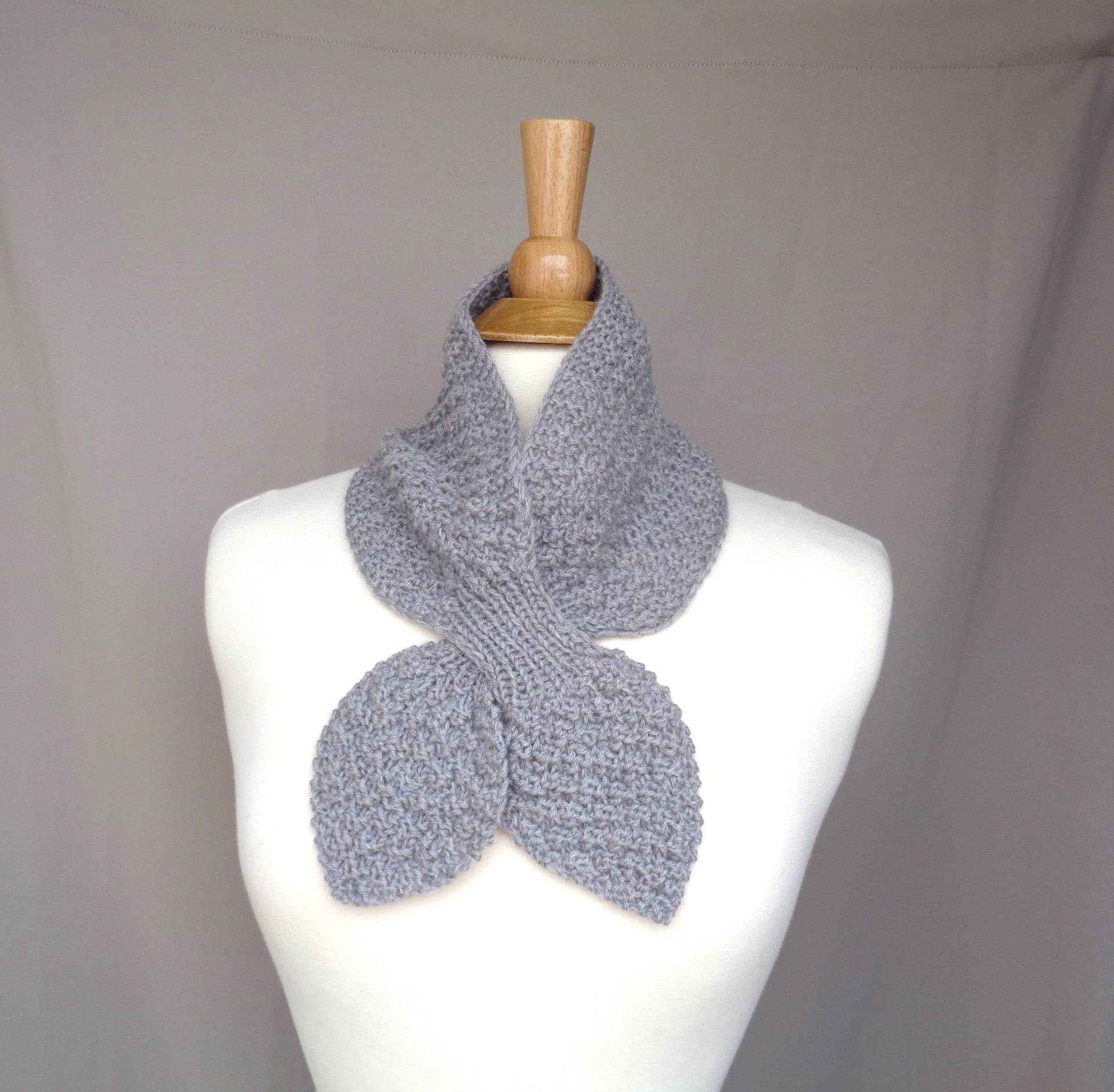 stahlgrau Ascot Schal, Wolle Kaschmir, Durchziehschal, Halswärmer, Handgestrickter Damenschal stahlgrau Ascot Schal, Wolle Kaschmir, Durchziehschal, Halswärmer, Handgestrickter Damenschal von GirlpowerKnits