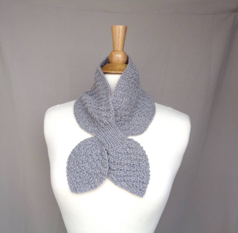 stahlgrau Ascot Schal, Wolle Kaschmir, Durchziehschal, Halswärmer, Handgestrickter Damenschal stahlgrau Ascot Schal, Wolle Kaschmir, Durchziehschal, Halswärmer, Handgestrickter Damenschal von GirlpowerKnits