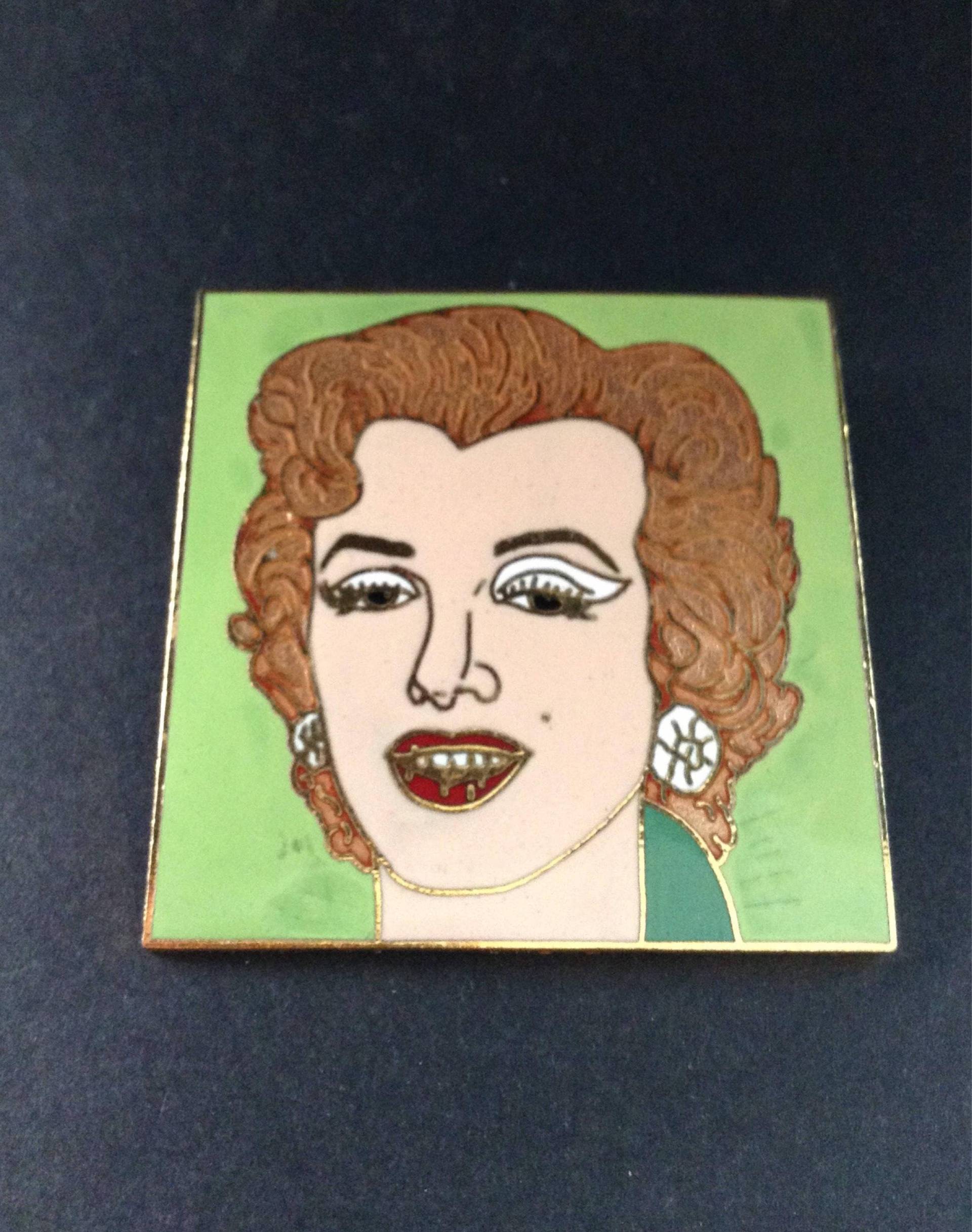 1964 Andy Warhol Original Marilyn Monroe Brosche Pin Malerei, Brosche, 60Er Jahre Schmuck, Gold, Pop Art, Griechenland von GirlyStuffByDeJaVu