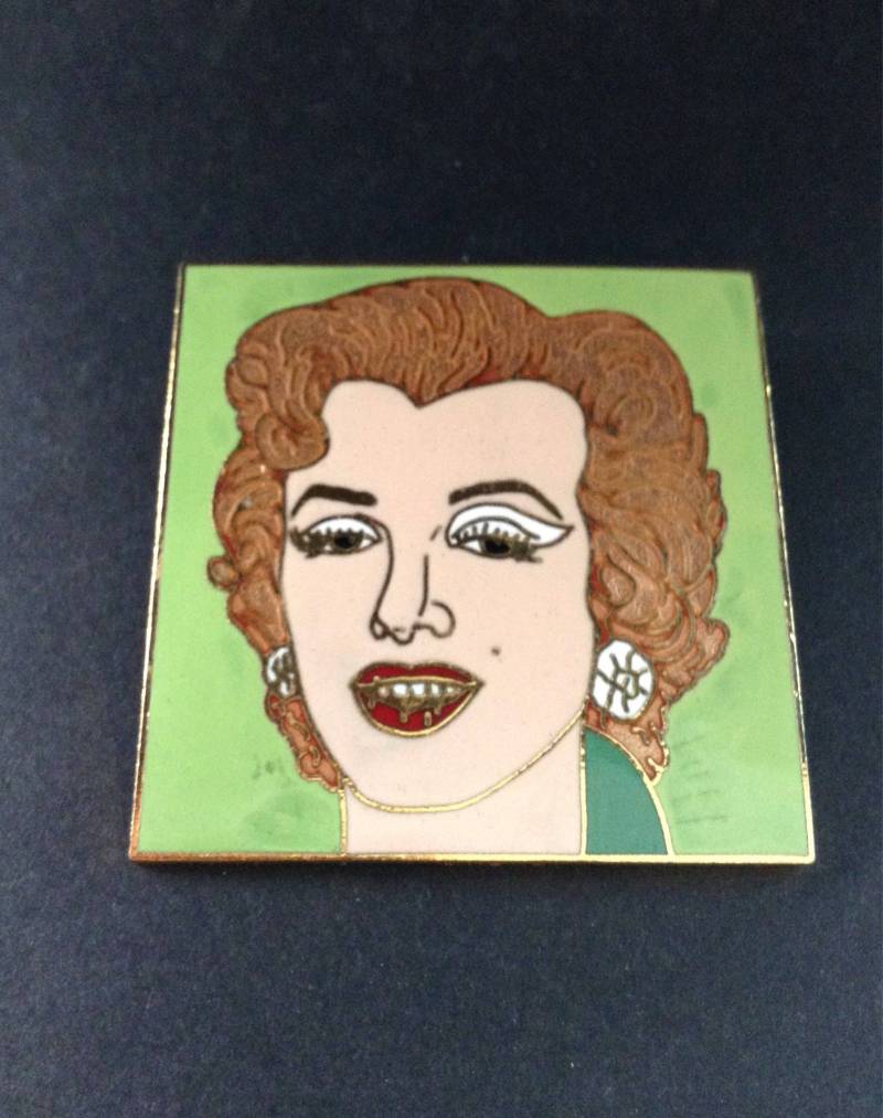 1964 Andy Warhol Original Marilyn Monroe Brosche Pin Malerei, Brosche, 60Er Jahre Schmuck, Gold, Pop Art, Griechenland 1964 Andy Warhol Original Marilyn Monroe Brosche Pin Malerei, Brosche, 60Er Jahre Schmuck, Gold, Pop Art, Griechenland von GirlyStuffByDeJaVu