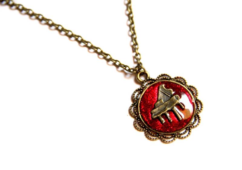 Klavier Anhänger Halskette Roter Schmuck Pianist Geschenk Für Musiker Charm Musik Lehrer Frauen Liebe Rot von GitasJewelryShop