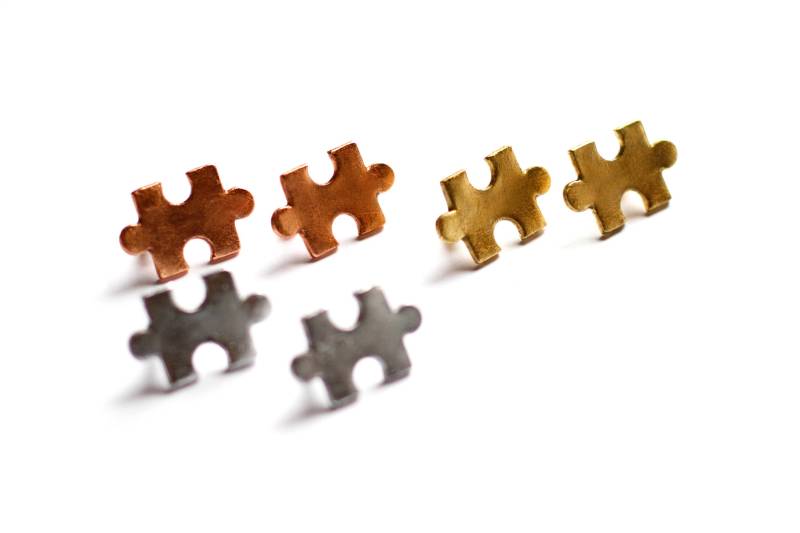 Puzzle Stück Ohrstecker Metallic Polymer Clay, Teenager Mädchen Geschenk von GitasJewelryShop