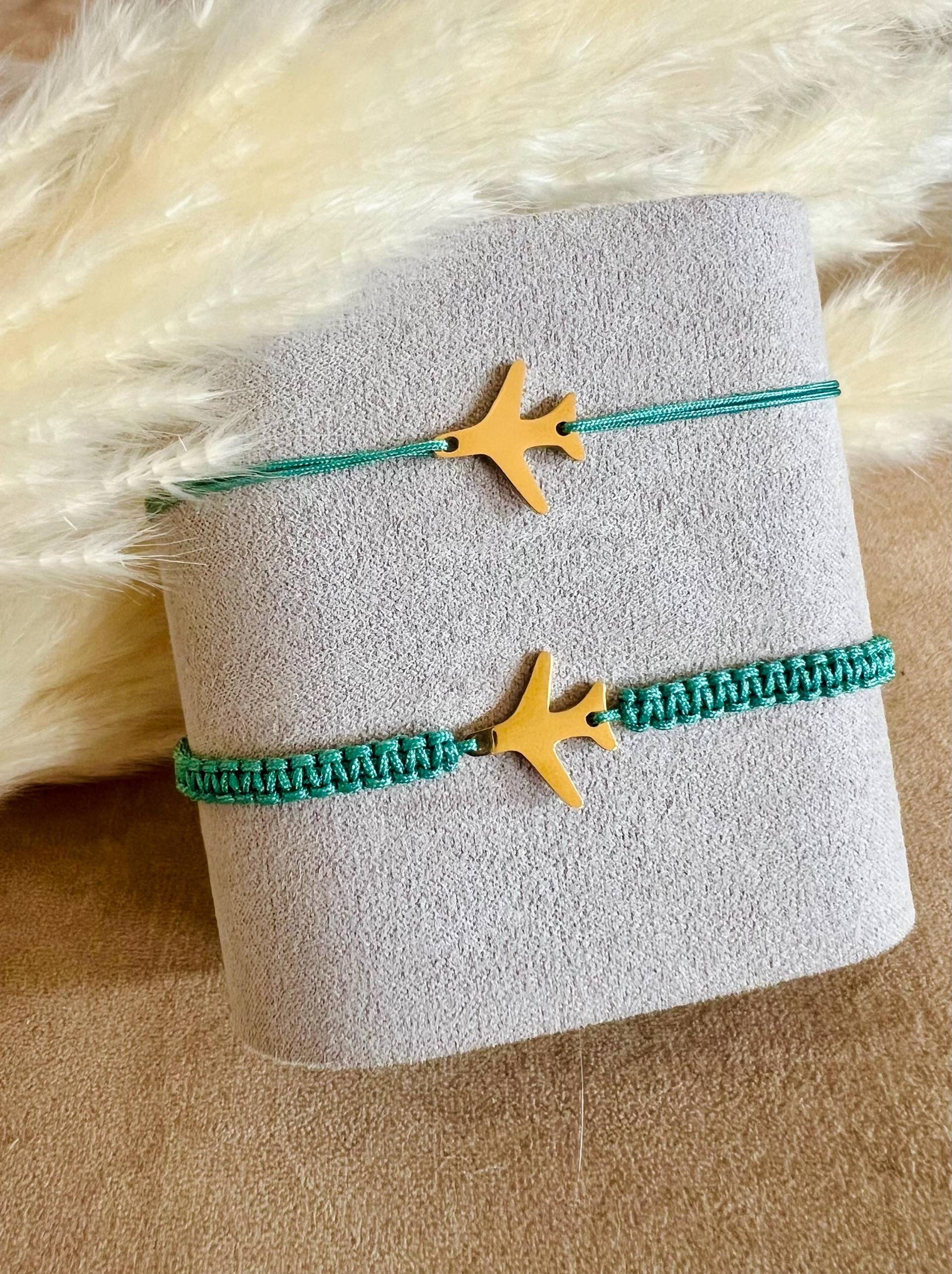 Armband Flugzeug Makramee Filigran Gold Edelstahl 18K Vergoldet Charms, Wasserfest Armband Flugzeug Makramee Filigran Gold Edelstahl 18K Vergoldet Charms, Wasserfest von GiulsJewelryDE