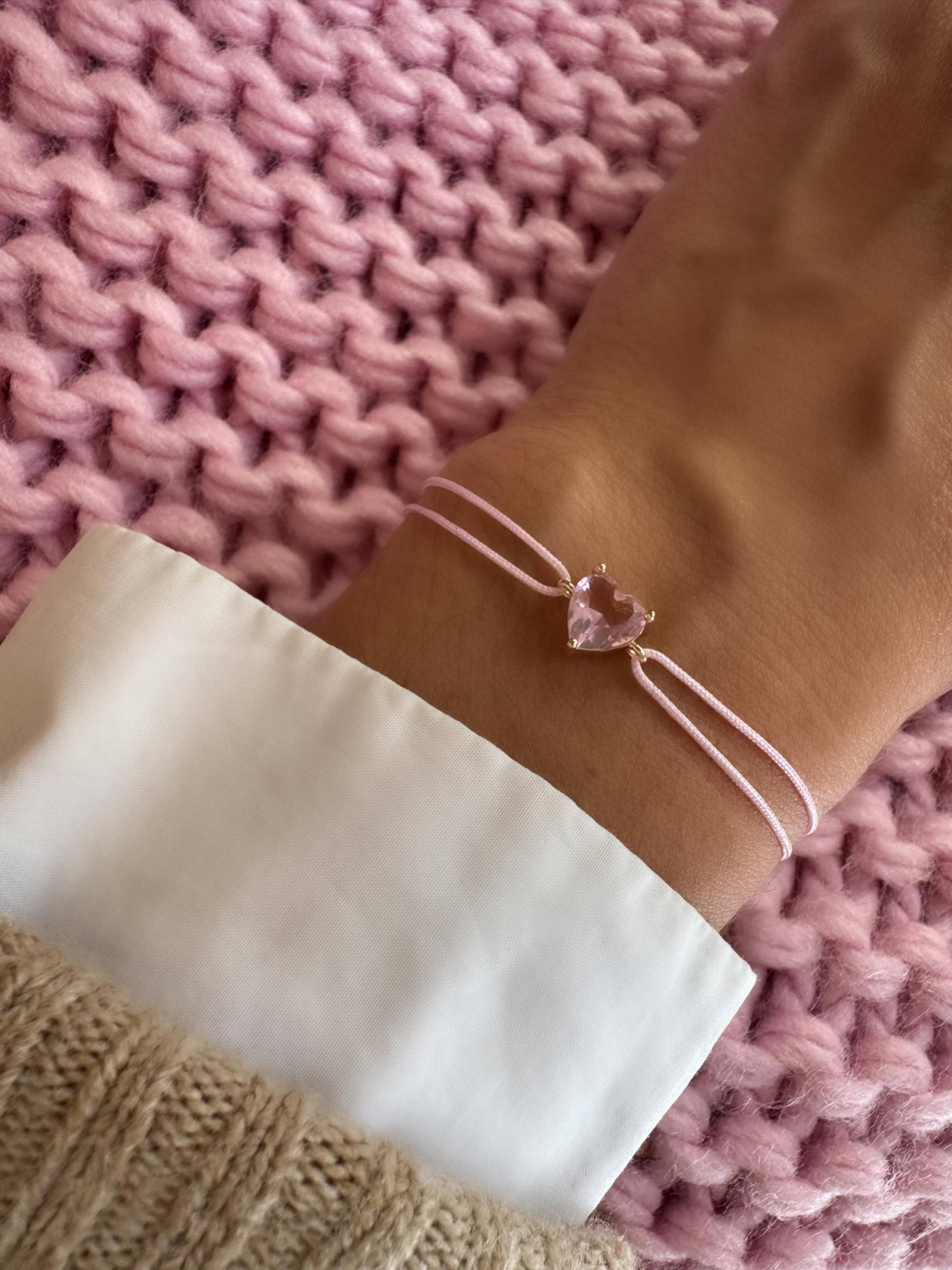 Armband Herz Makramee Filigran Gold Messing Kristall Zirkon Rosa Armband Herz Makramee Filigran Gold Messing Kristall Zirkon Rosa von GiulsJewelryDE