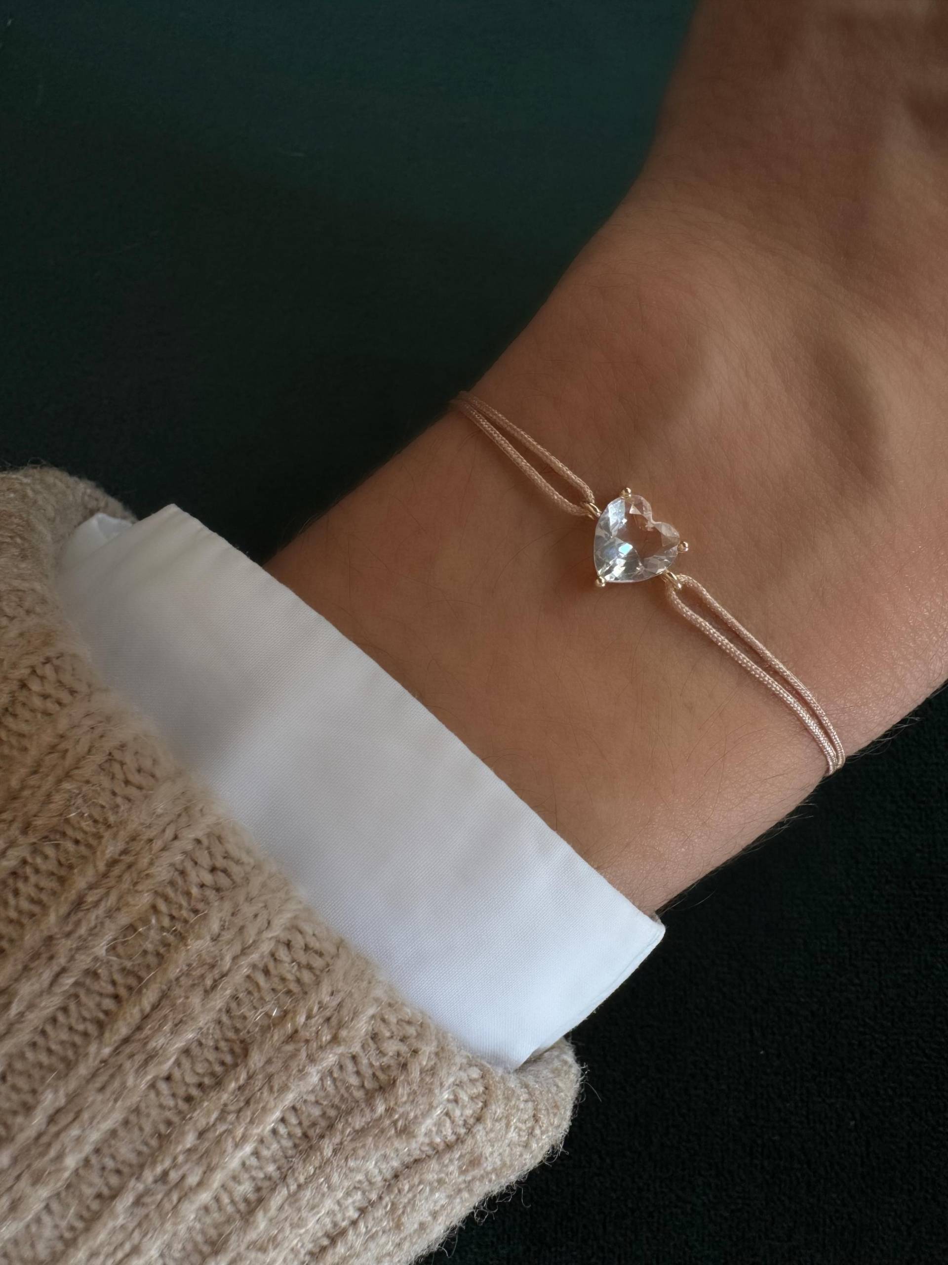 Armband Herz Makramee Filigran Gold Messing Kristall Zirkon Armband Herz Makramee Filigran Gold Messing Kristall Zirkon von GiulsJewelryDE