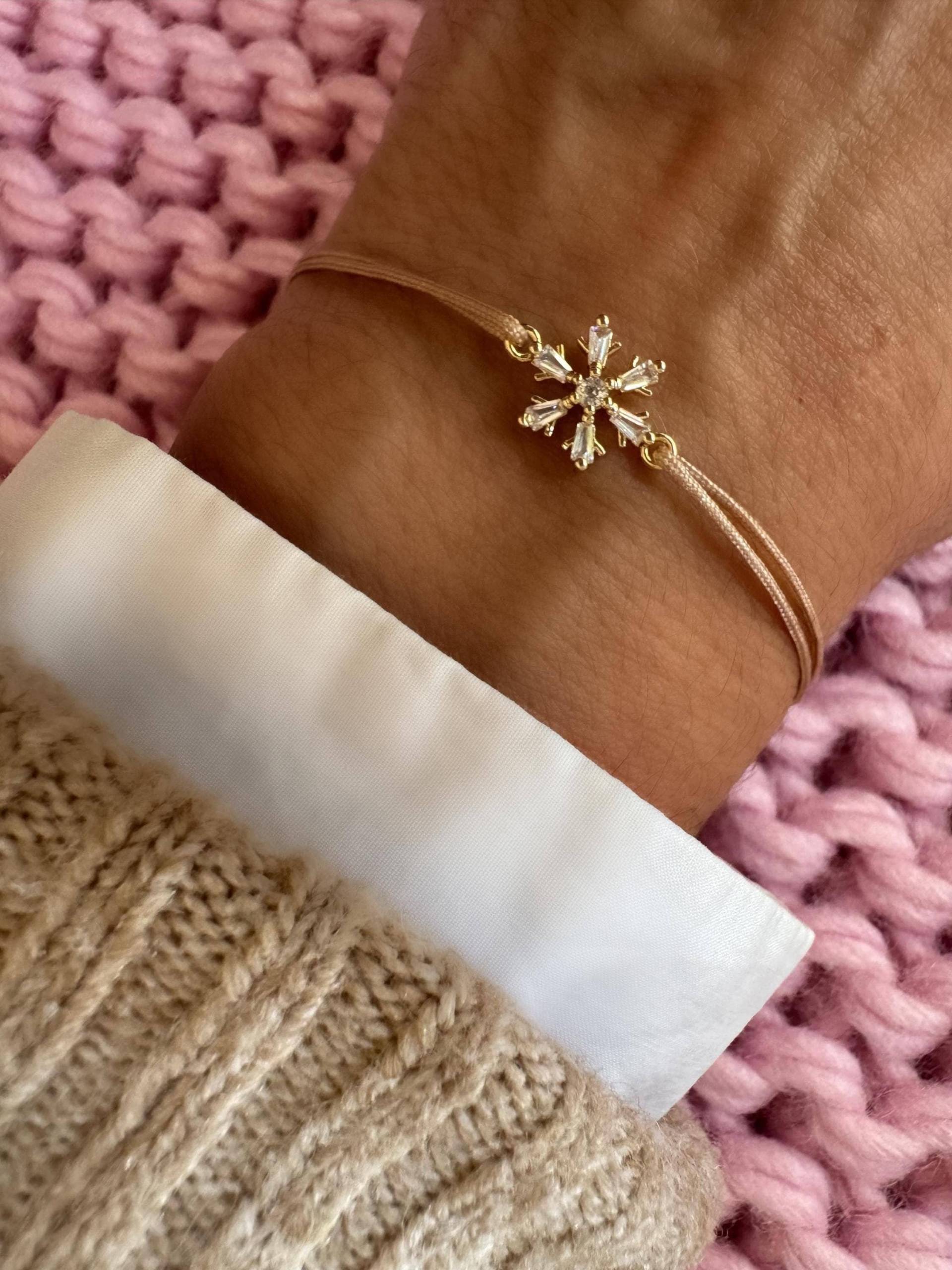 Armband Schneeflocke Makramee Filigran Gold Messing Kristall Zirkon Charms Armband Schneeflocke Makramee Filigran Gold Messing Kristall Zirkon Charms von GiulsJewelryDE