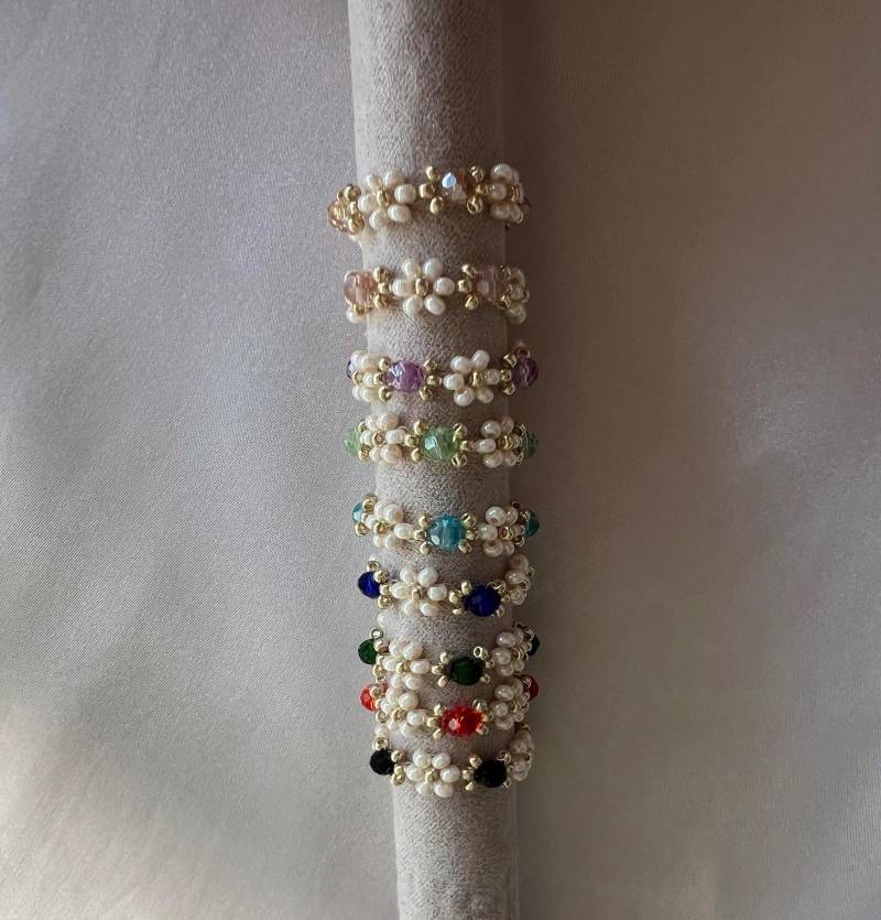 Ring Daisy Blume Kristallglas Perlen Miyuki Vergoldet Grün Schwarz Rot Blau Lila Rosa Beige Ring Daisy Blume Kristallglas Perlen Miyuki Vergoldet Grün Schwarz Rot Blau Lila Rosa Beige von GiulsJewelryDE