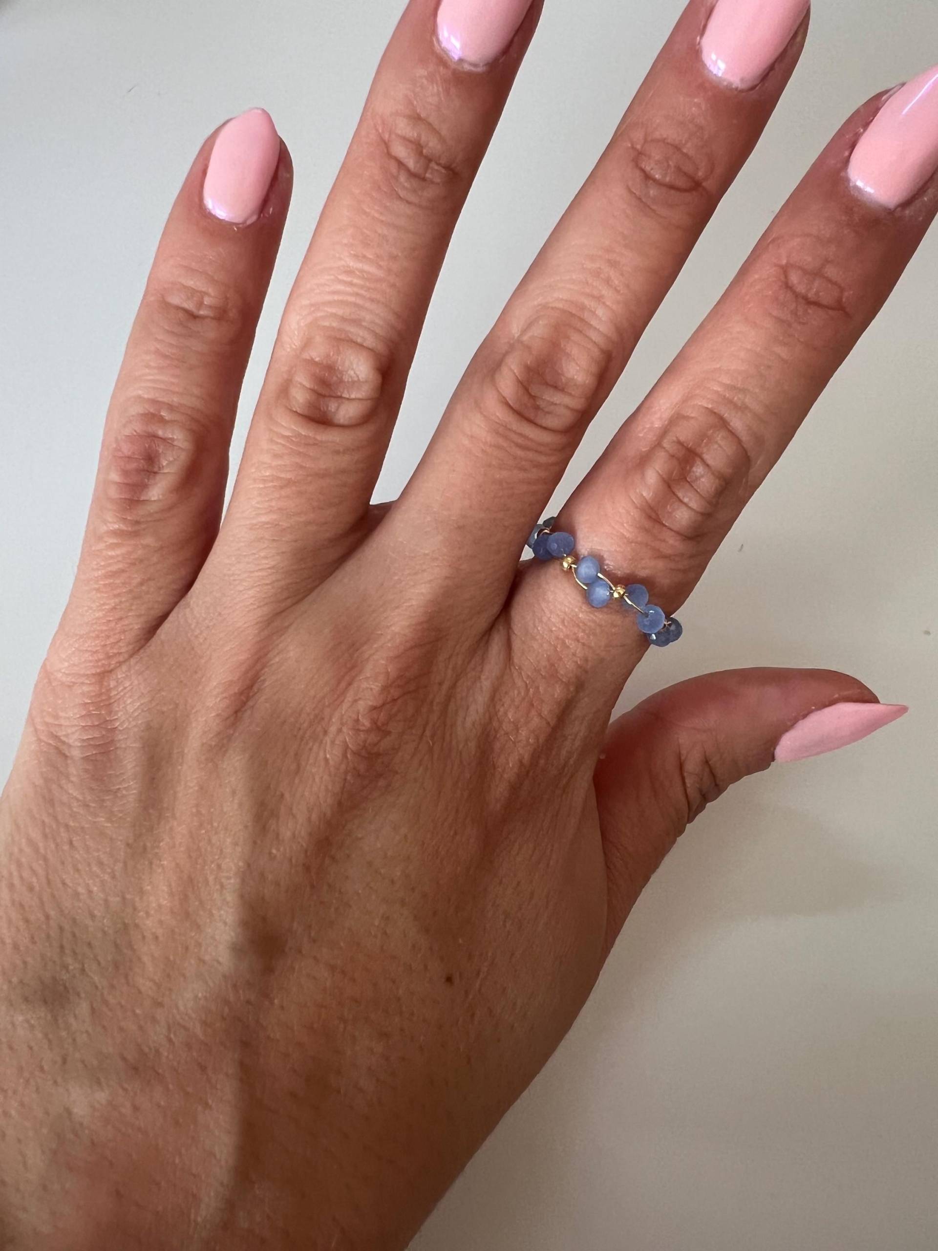 Ring Filigran Gold Hochwertiger Mit 18K Vergoldeter Kupferdraht Kristall Glas Rondelle Perlen Hellblau/Weiß Lila Ring Filigran Gold Hochwertiger Mit 18K Vergoldeter Kupferdraht Kristall Glas Rondelle Perlen Hellblau/Weiß Lila von GiulsJewelryDE