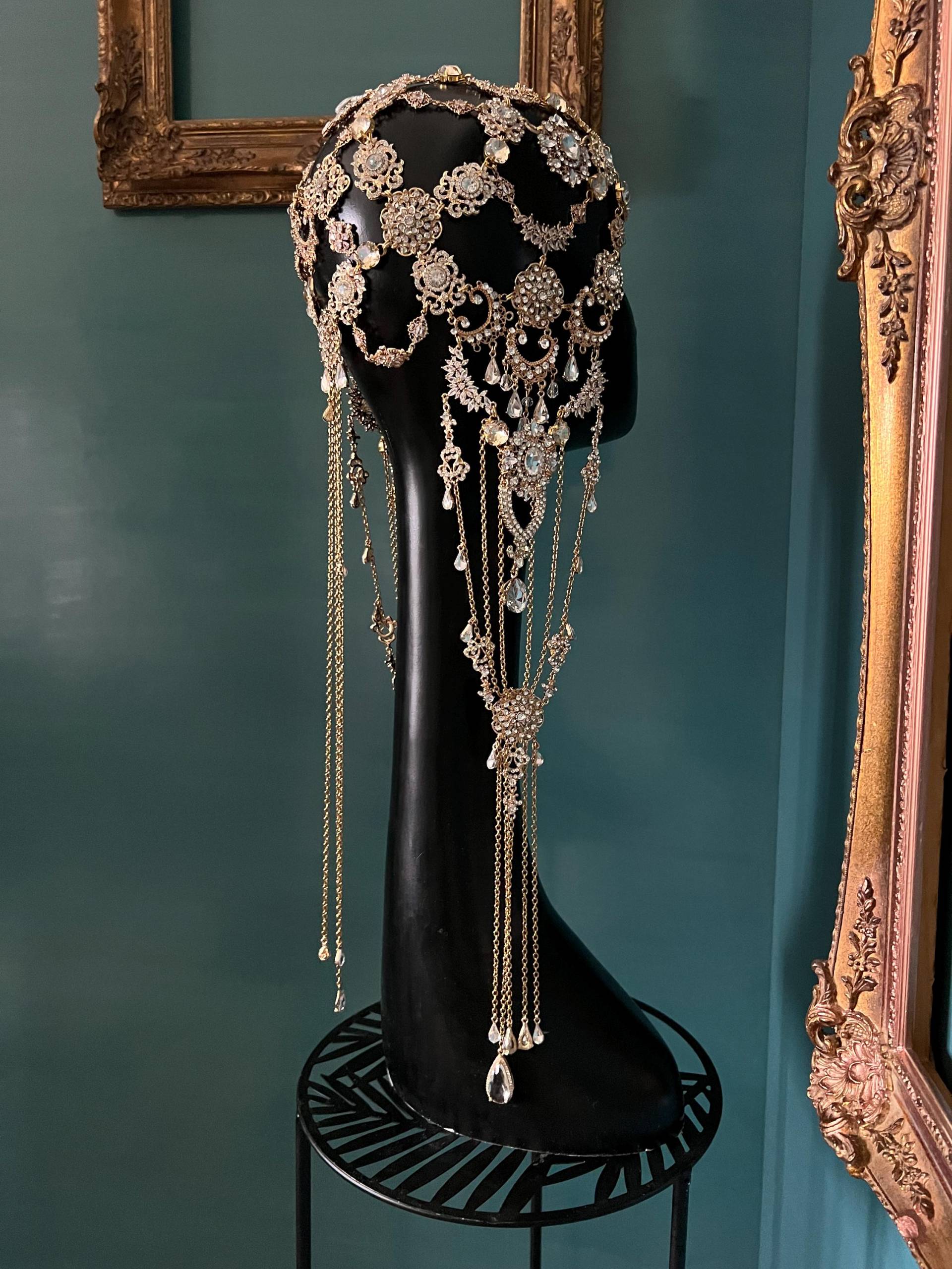 Bezauberndes Goldenes Kopfstück_Goldene Hochzeitshaarkette_Kristallkopfkette_Goldenes Kopfschmuck von GivaMyJewelry