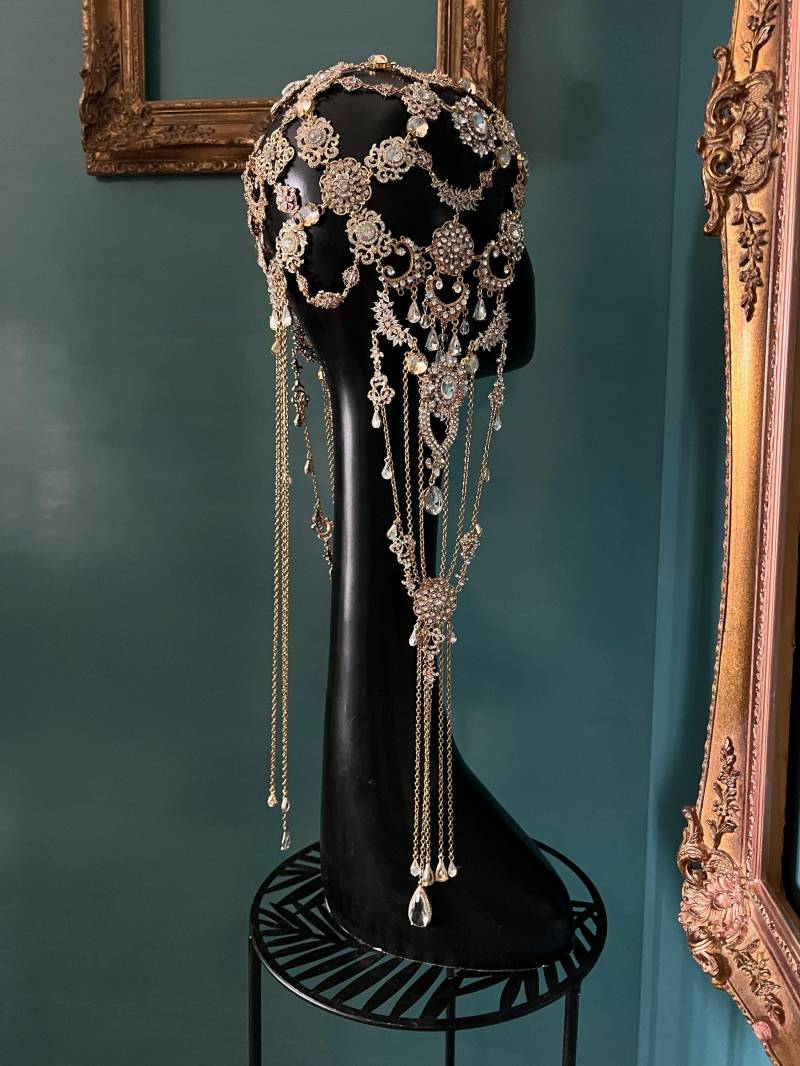 Bezauberndes Goldenes Kopfstück_Goldene Hochzeitshaarkette_Kristallkopfkette_Goldenes Kopfschmuck von GivaMyJewelry