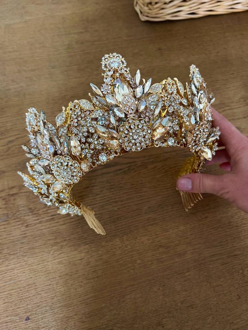 Goldene Königskrone~Hochzeitskrone~Gold Krone~Kristall Krone~Gold Krone~ von GivaMyJewerly