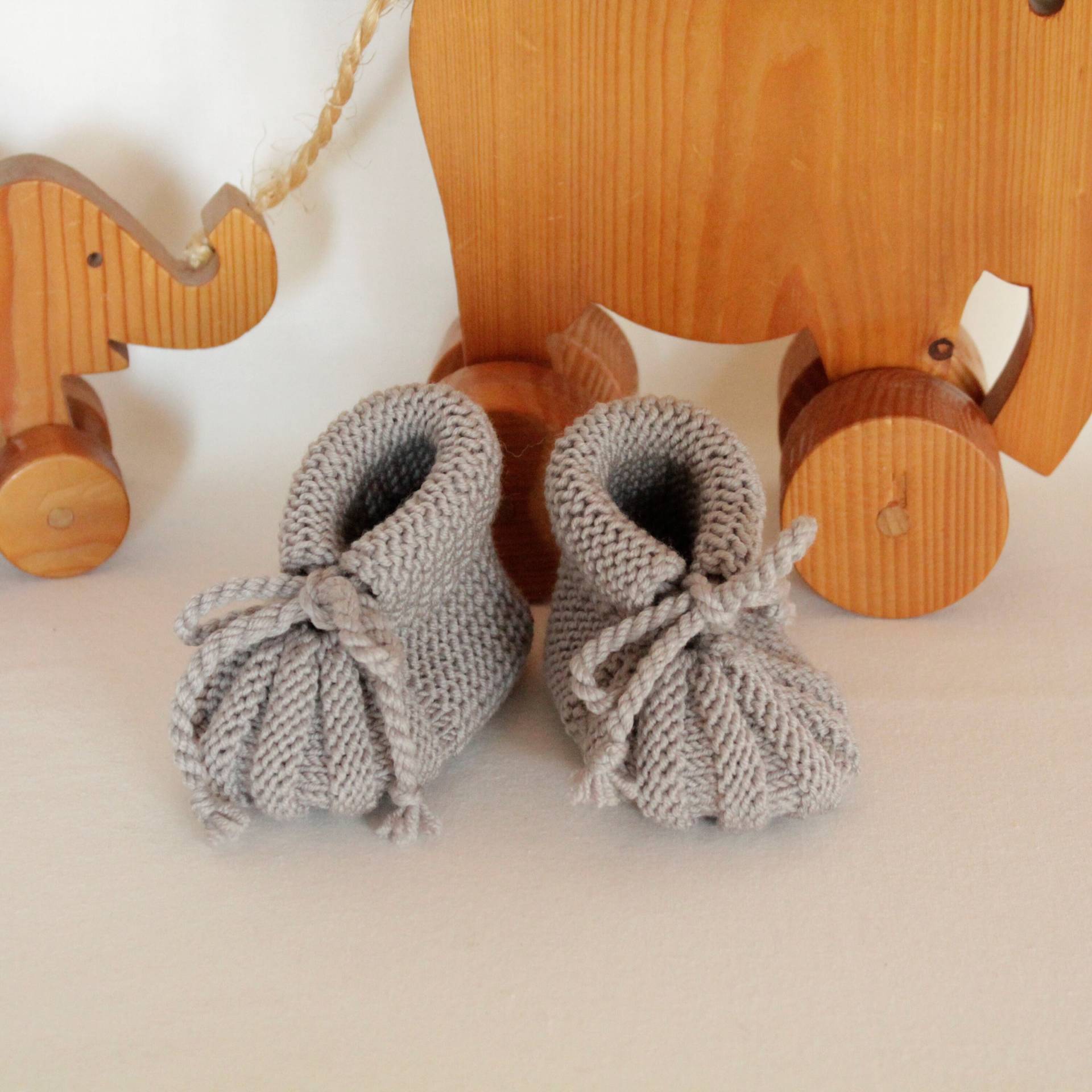 Babyschuhe in Graubraun von GiveMeJoy