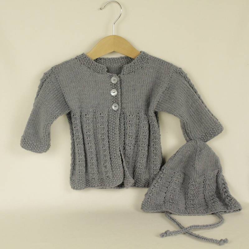 Babystrickjäckchen Mit Mütze in Graublau von GiveMeJoy