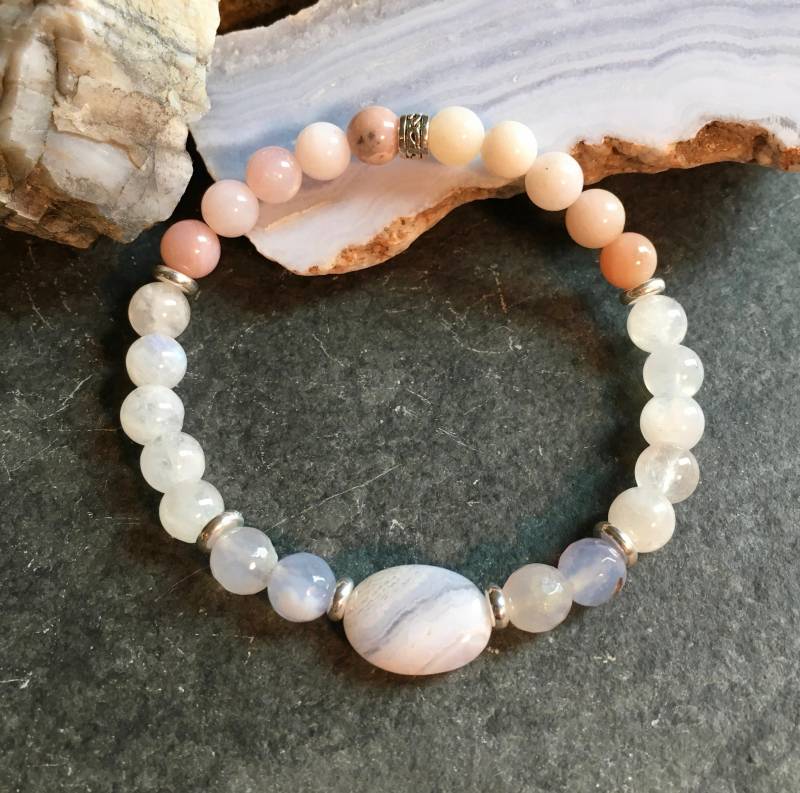Blaue Lace Achat, Rosa Opal & Mondstein Armband, Perlen Stretch, Naturstein Kristall Edelstein, Pastellfarben von GivingEarthMinerals