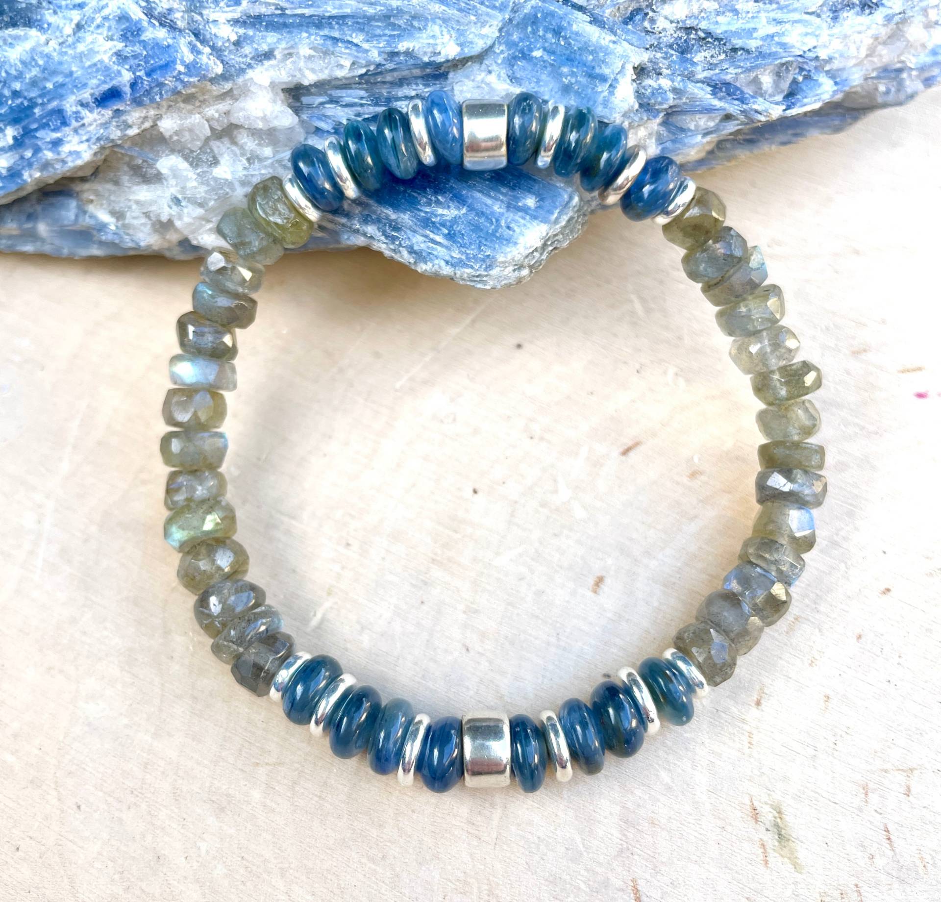 Blue Kyanit & Labradorit Armband, Silber Stretch Perlen, Naturstein Kristall Edelstein von GivingEarthMinerals