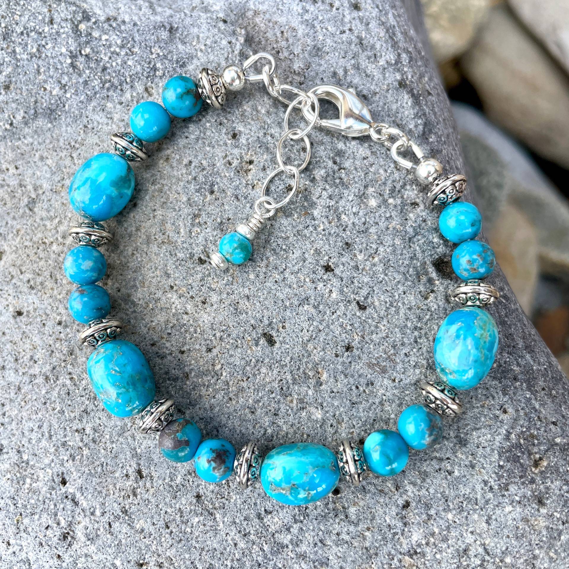 Kingman Turquoise Bracelet Mit Silber, Verschluss, Blau Round & Pebble, Perlen, Echt, Kristall Naturstein Edelstein von GivingEarthMinerals