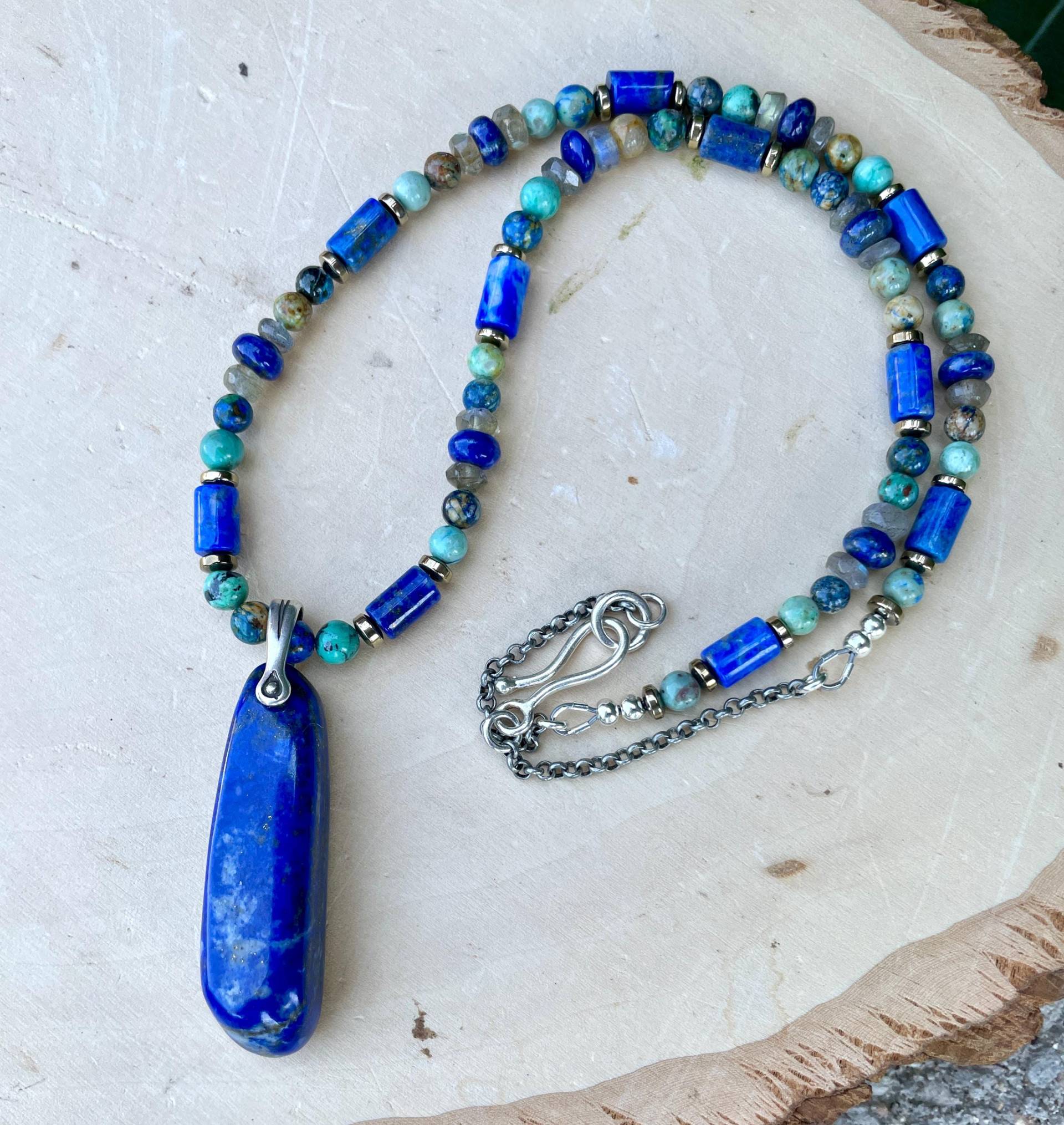 Lapis Lazuli Halskette Mit Chrysokoll Azurit, Labradorit Und Pyrit, Perlen, 18 Zoll Naturstein Kristall Edelstein Anhänger, Silberkette von GivingEarthMinerals