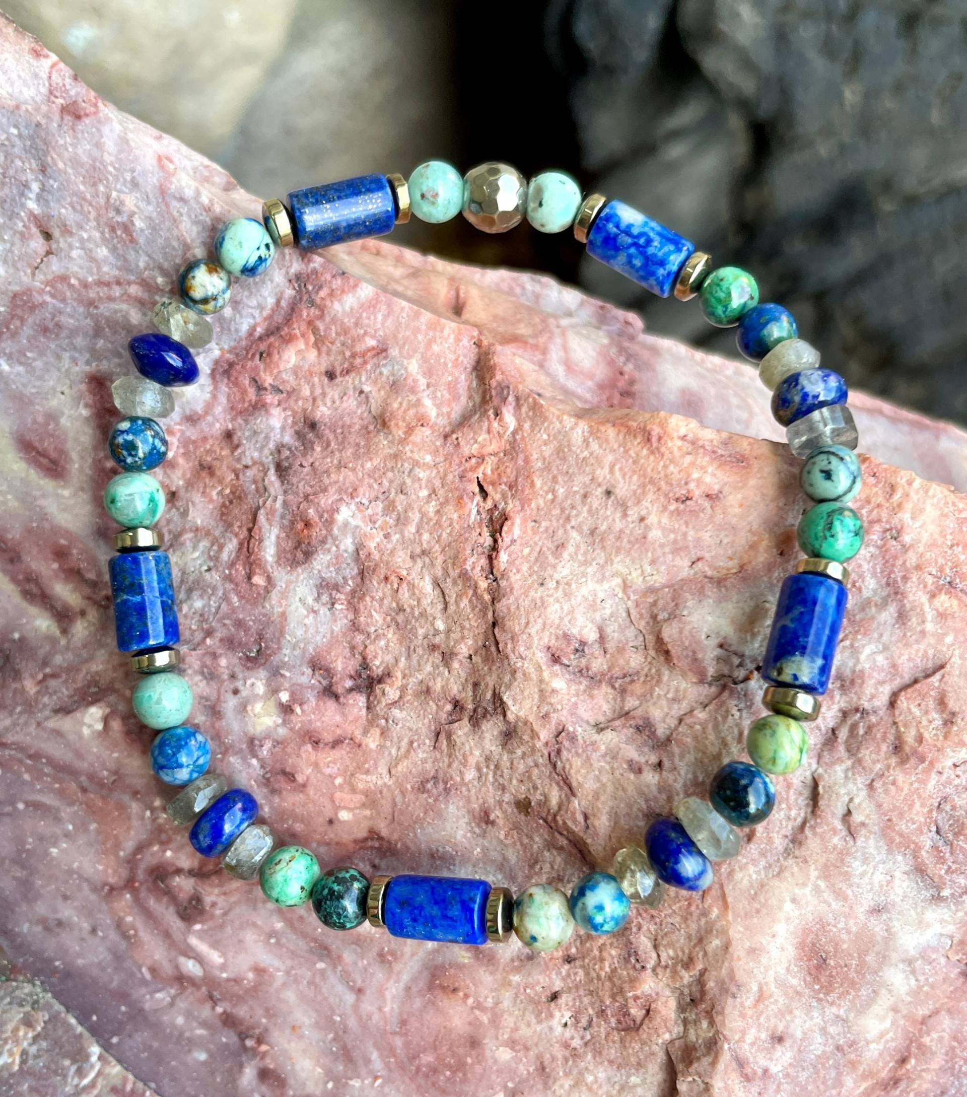 Lapislazuli Armband Mit Azurit Chrysokoll, Labradorit & Pyrit, Perlen, Stretch, Naturstein Kristall Edelstein, Blau Grün, 4-6 Mm von GivingEarthMinerals