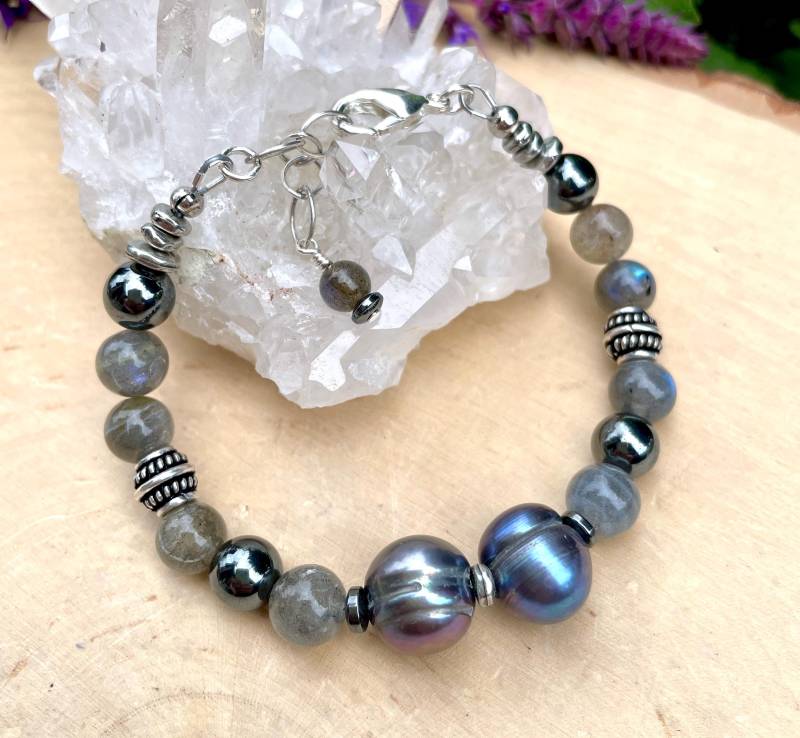 Peacock Perlen Armband Mit Labradorit & Hämatit, Verschluss, Silber, Grau/Schwarz Naturstein, Edelstein, Kristall, Verstellbar von GivingEarthMinerals
