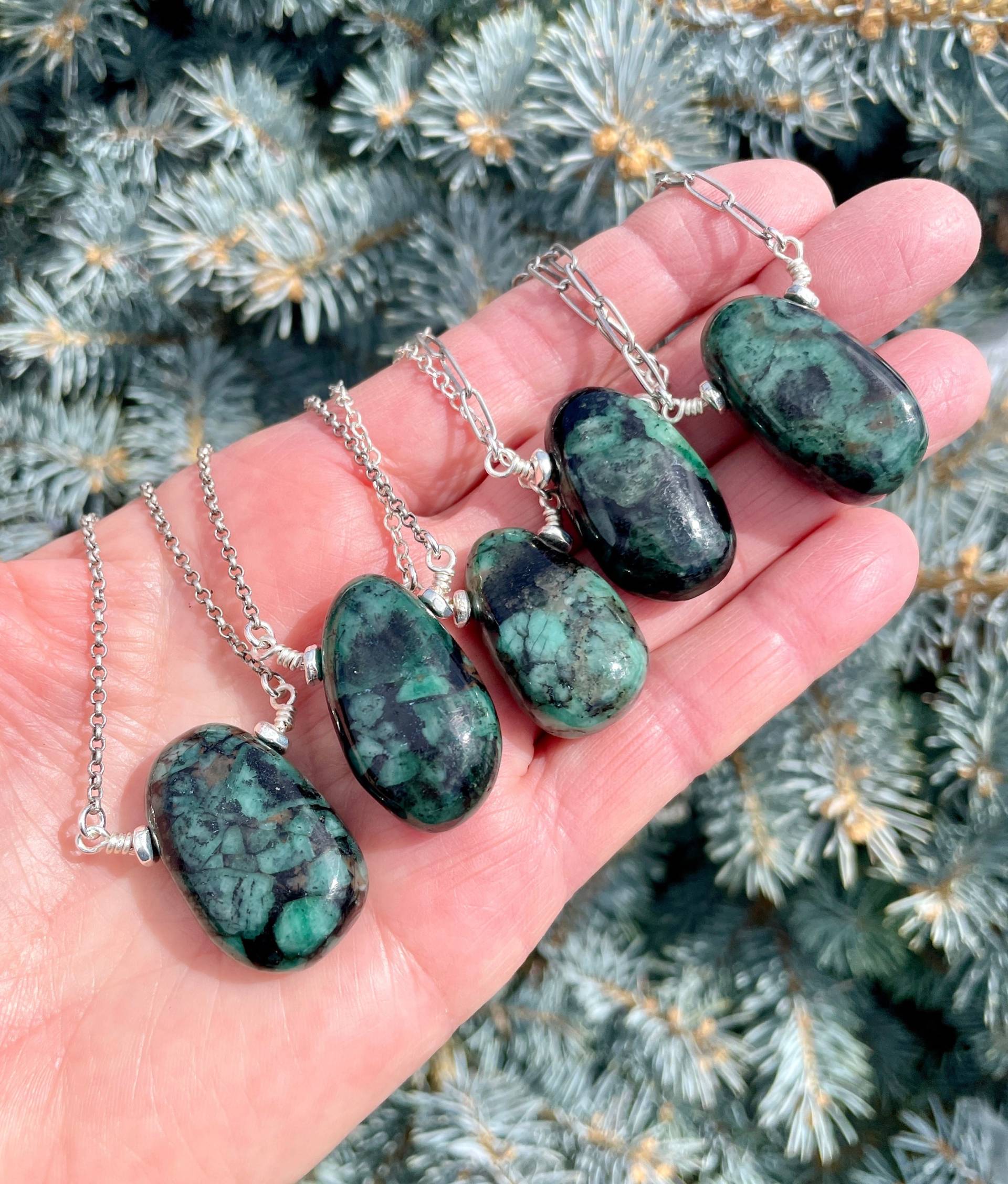 Smaragd-Anhänger-Halskette, Wahl, 16-18 "Silberkette, Brasilien-Naturstein, Gebänderter Edelstein-Kristall." von GivingEarthMinerals