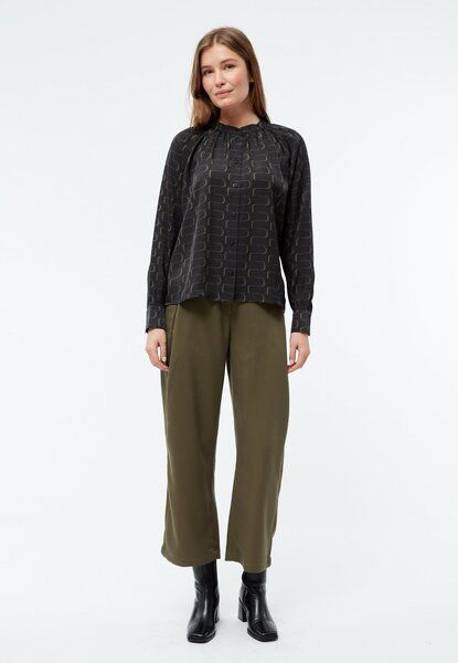 Givn Berlin Stoffhose GBMAIVE aus TENCEL mit einseitiger Liegefalte Givn Berlin Stoffhose GBMAIVE aus TENCEL mit einseitiger Liegefalte von Givn Berlin