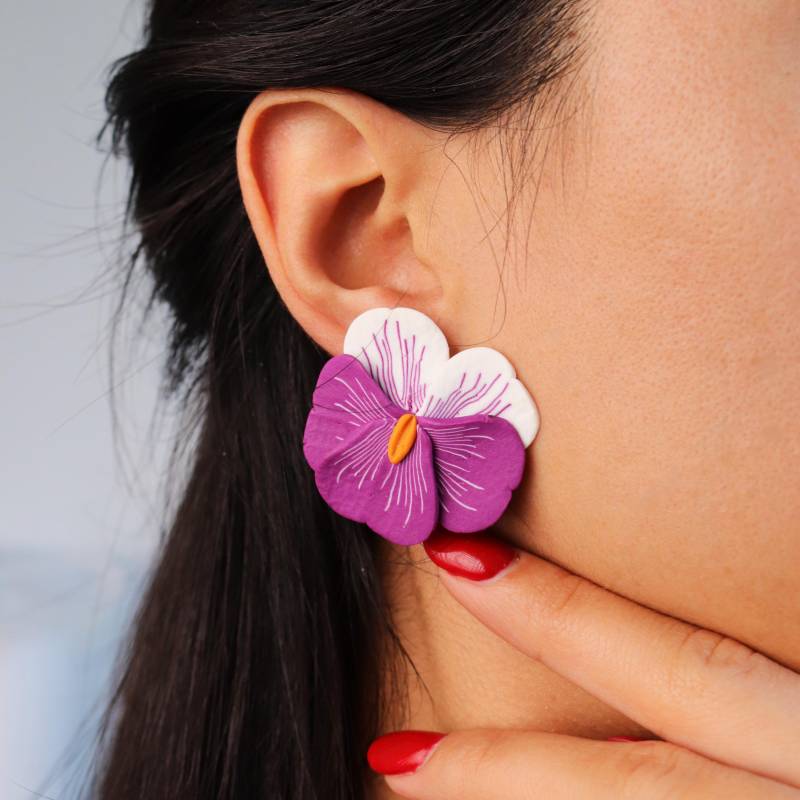 Handgemachte Violette Ohrstecker Aus Polymer Clay Leichter Blumenschmuck von GizyStore