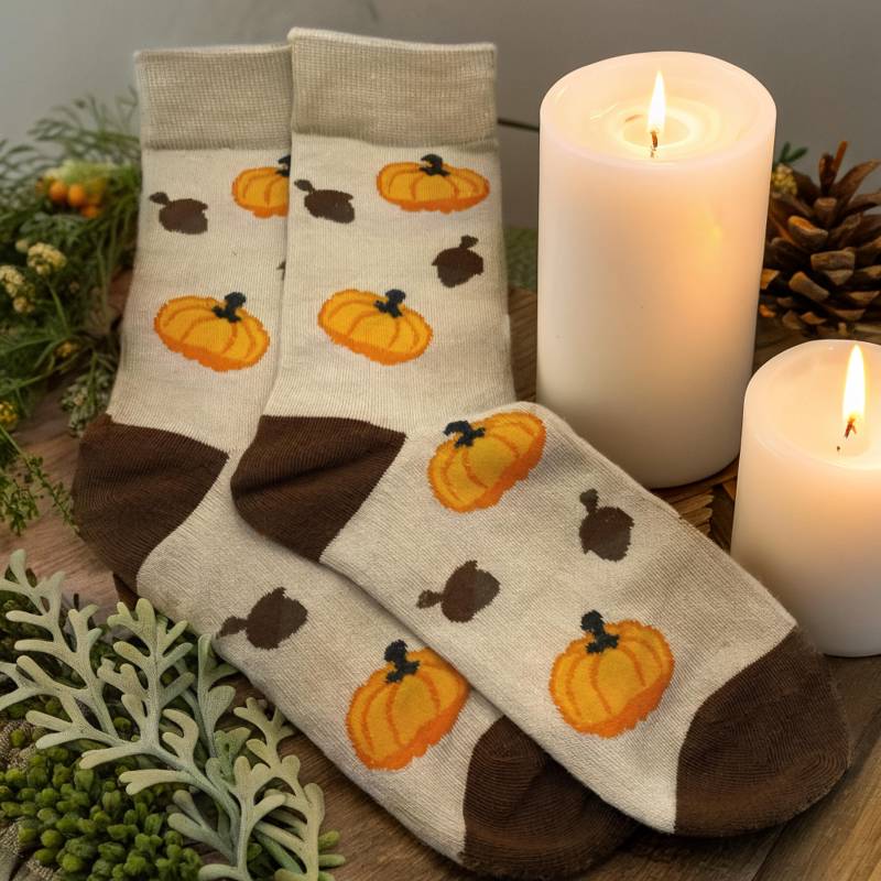 Socken Strümpfe Kürbis Halloween Oktober Herbst Winter Autumn Cozy Gemütlich Bequem Kamin Socken Strümpfe Kürbis Halloween Oktober Herbst Winter Autumn Cozy Gemütlich Bequem Kamin von GlaceBricks
