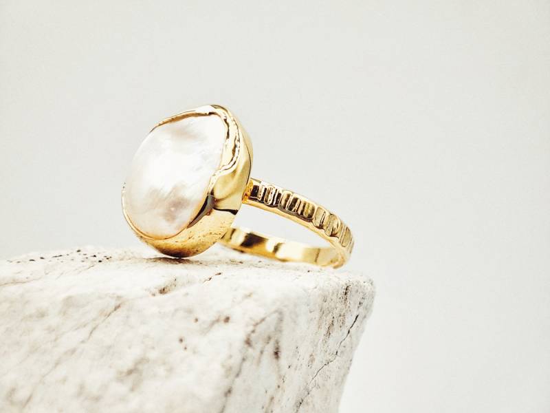 Barock Perlenring Von Glafx, Natürlicher Perlenring, Zarte 925 Silber 24K Vergoldet, Stapelbarer Minimal Glafx von GlafxJewelry