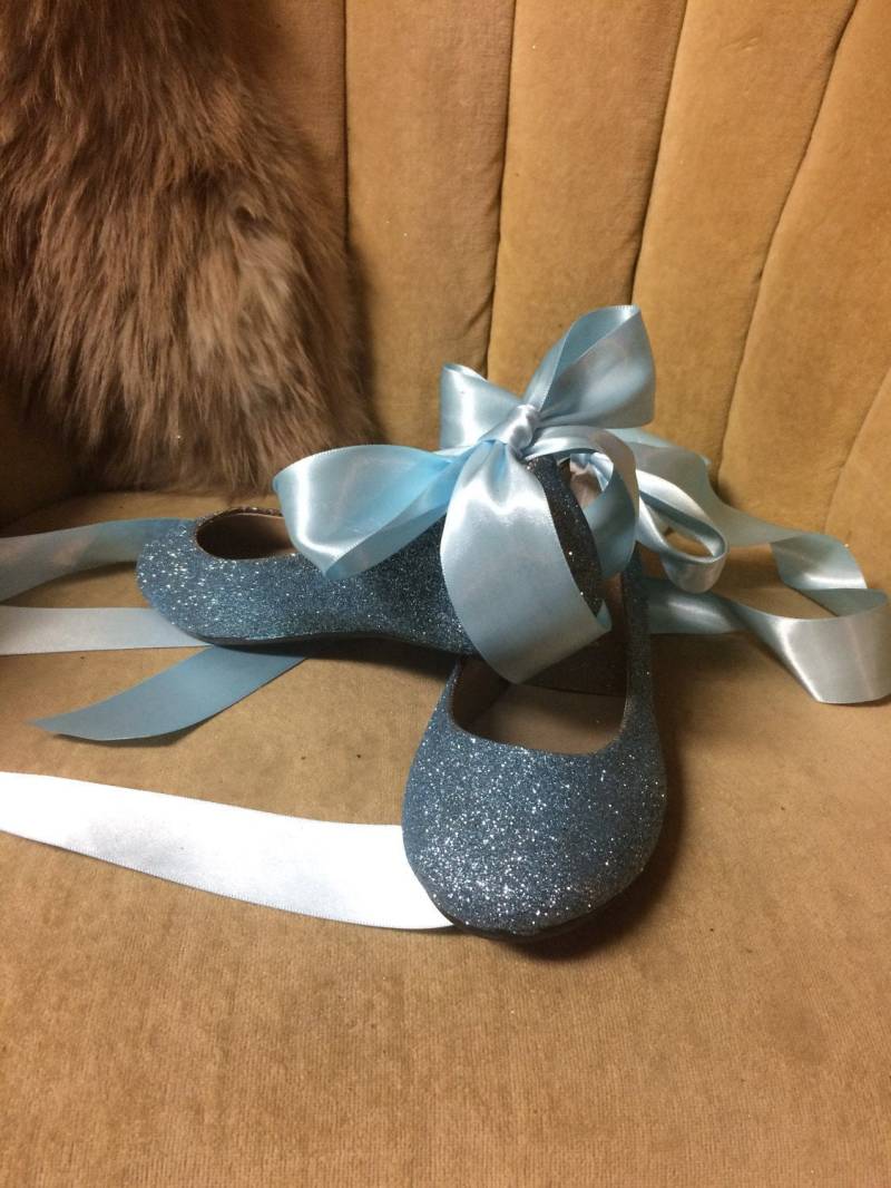 Blaue Glitzernde Ballerinas. Einzelanfertigung Auf Bestellung. Nur Damengrößen von GlamAndGloryLab