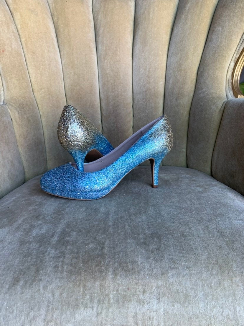 Personalisierte Glitzernde High Heels. Gold Bis Blaues Ombre Design. in Drei Absatzhöhen Erhältlich von GlamAndGloryLab