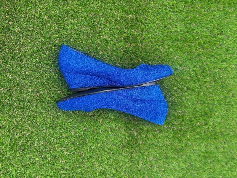 Royal Blau Glitzer Keilabsätze Geschlossene Zehen Schuhe von GlamAndGloryLab