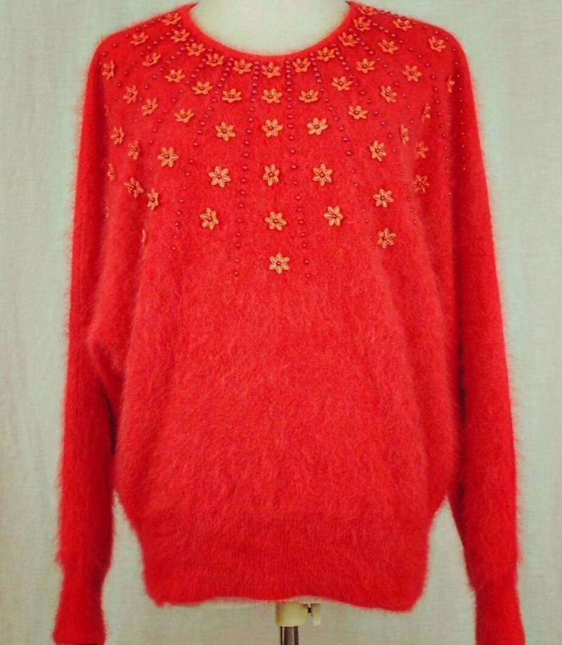 Vintage Ja Sung Weiche Fuzzy Perlen Rosa Angora Dolmen Ärmel Pullover L von GlamArchive2