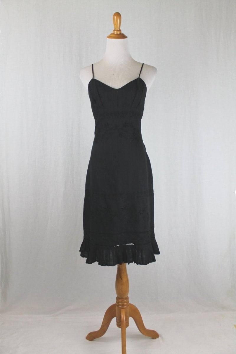 Vintage Sue Wong Schwarzes Leinen Kleid Handbesticktes Y2K Sommerkleid Vintage Sue Wong Schwarzes Leinen Kleid Handbesticktes Y2K Sommerkleid von GlamArchive2
