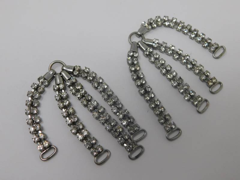 Vintage Strass Bekleidung Dekoration von Glamantiquiter