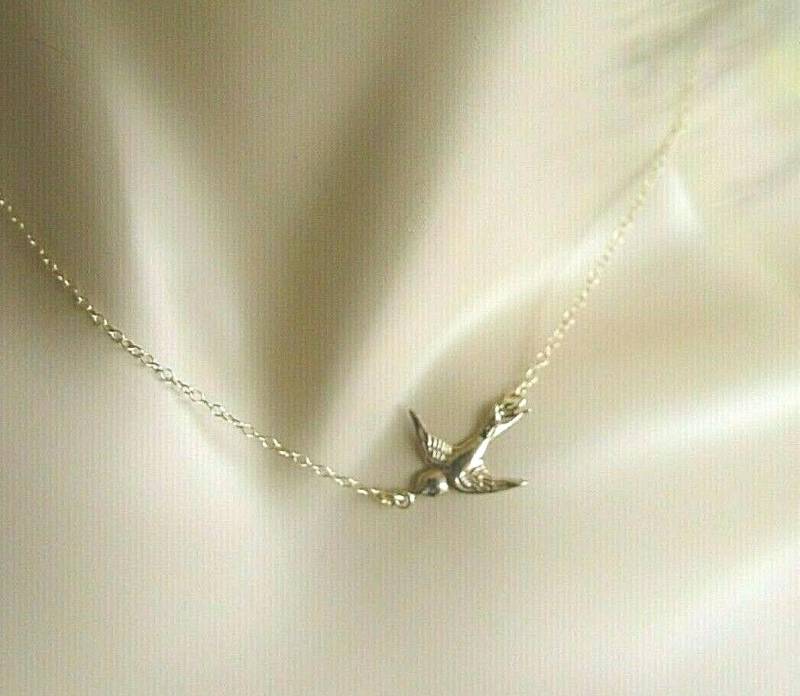 Gold Schwalbenkette 14K Gelbgold Gefüllter Vogelanhänger von Glamgemtastic