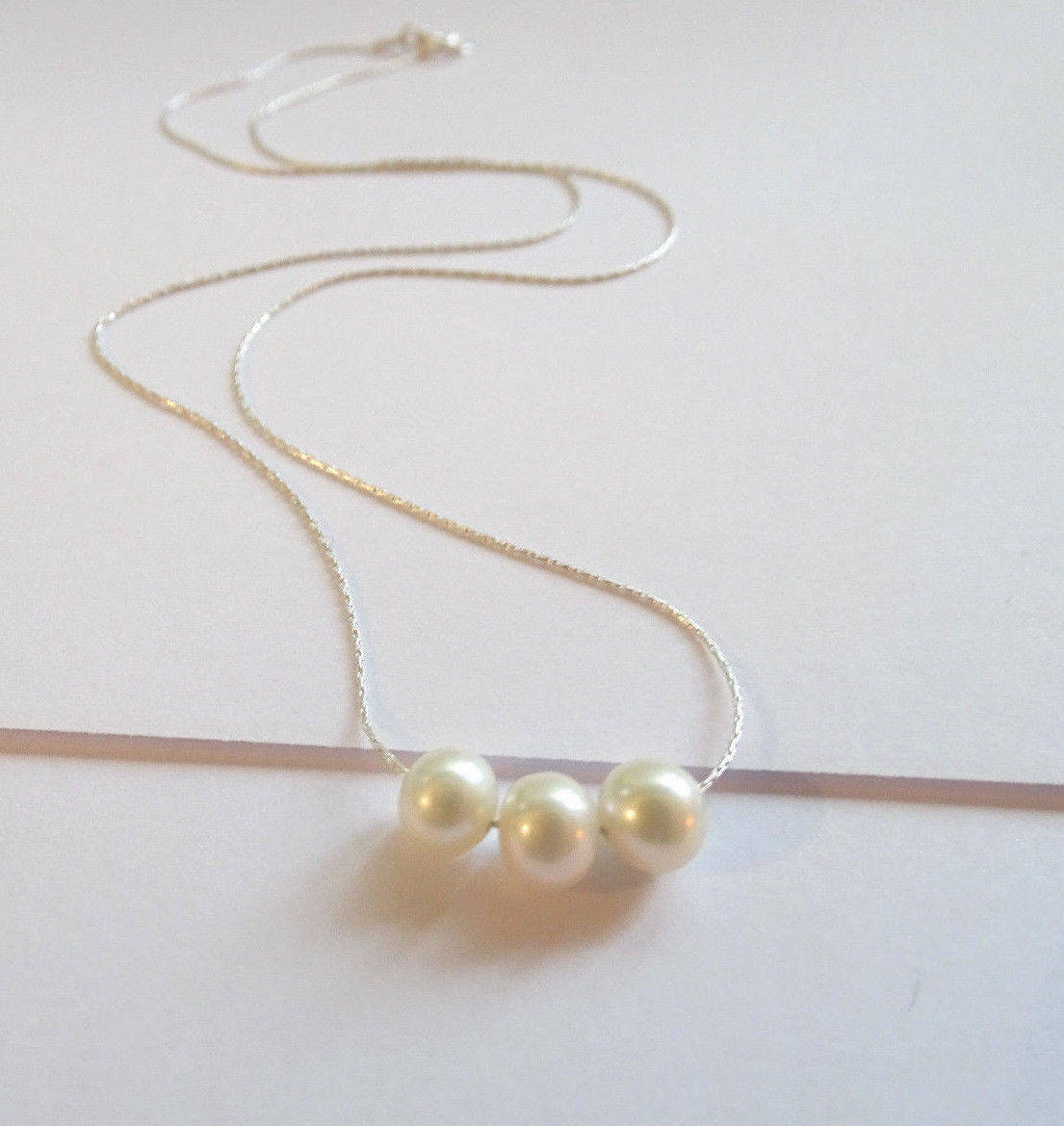 Perlenkette Trio Aus Weißen Perlen, 925 Silberkette von Glamgemtastic