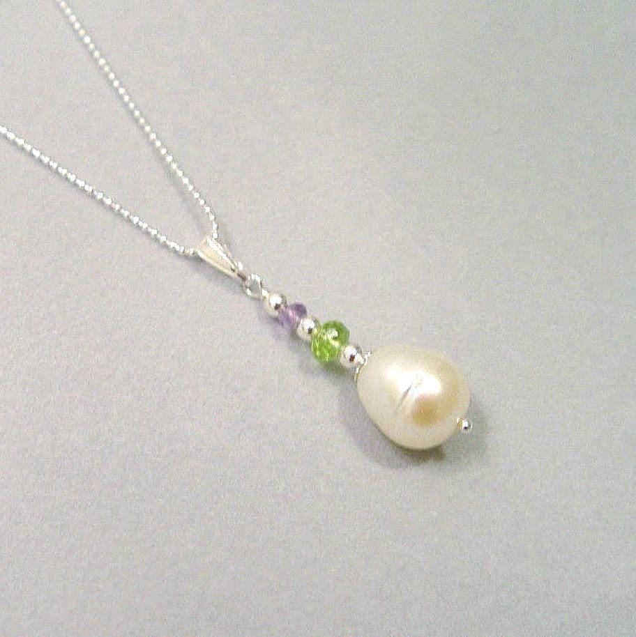 Suffragette Inspirierte Perlen Anhänger Amethyst, Peridot, Sterling Silber von Glamgemtastic