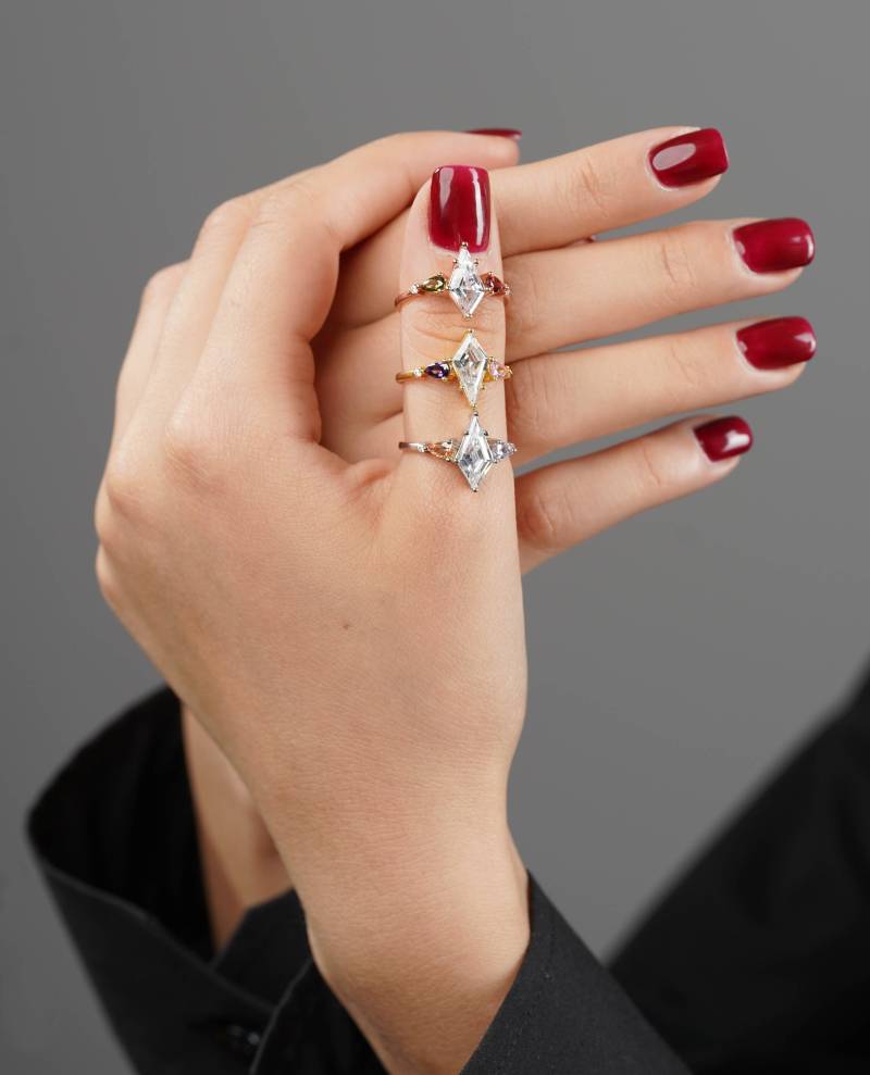 Klarer Drachen Mit Personalisiertem Drop-Cut Eleganter Geburtsstein-Bundle-Ring Benutzerdefinierter Sterling Silber Ring Multi-Stein Familienring von Glamoristic